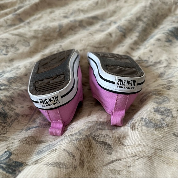 Converse Pink Toddler Sneakers Size 7 - Picture 4 of 4